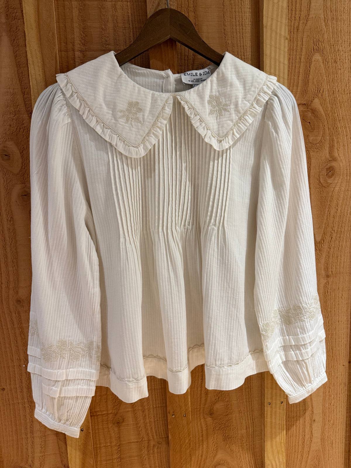 Blouse grand col brodé ecru