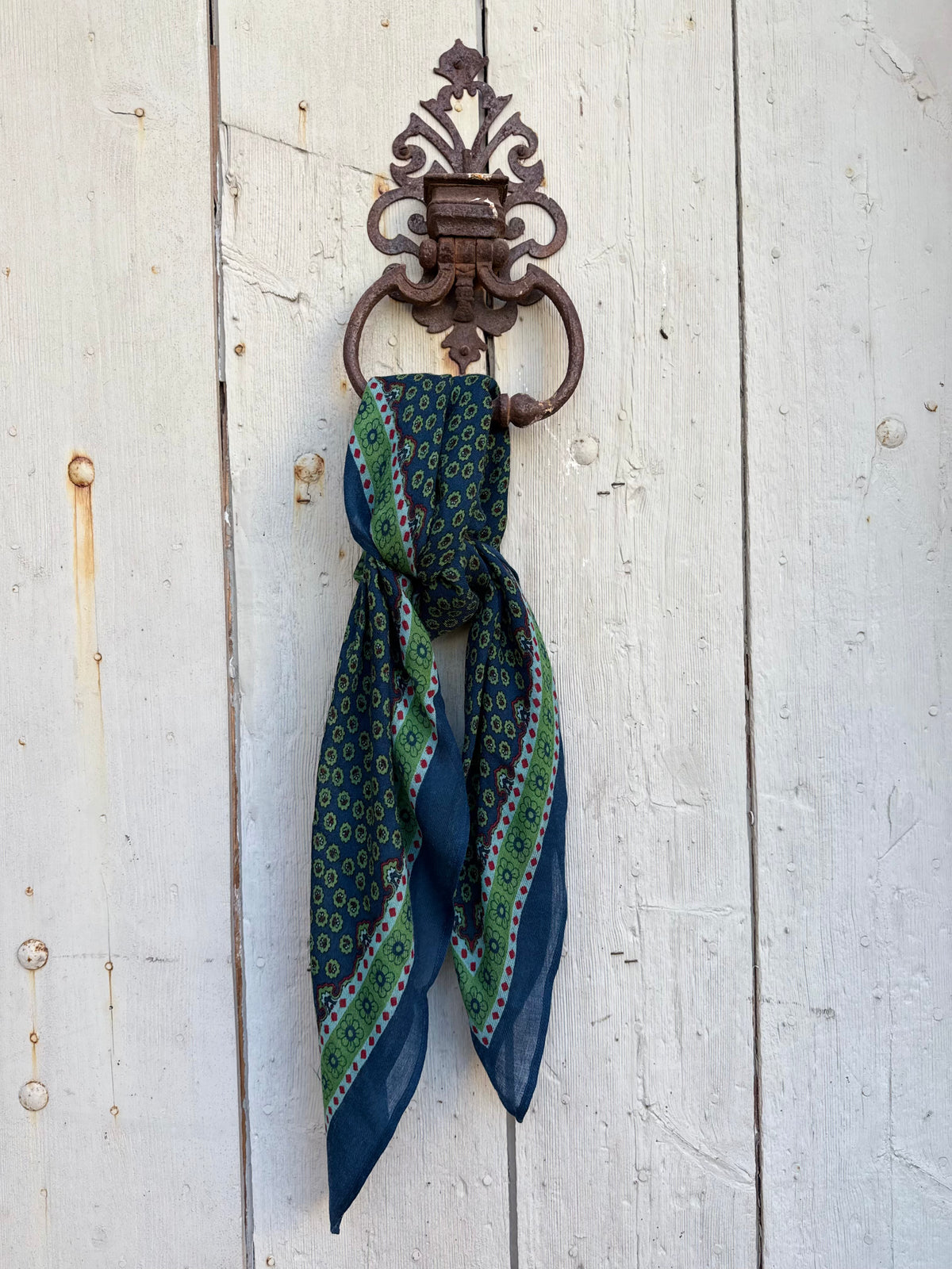 Grand foulard bleu