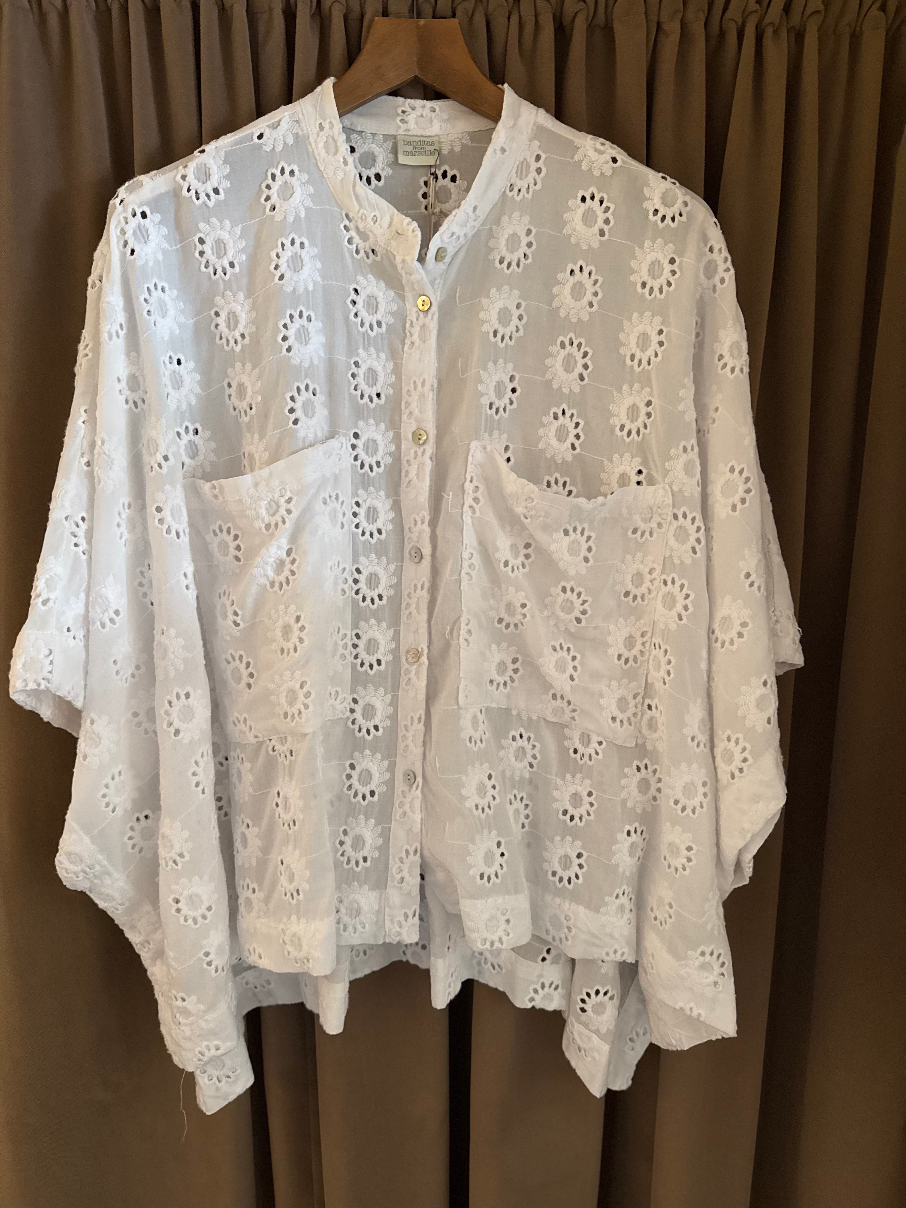 Tunique brodée boutonnée